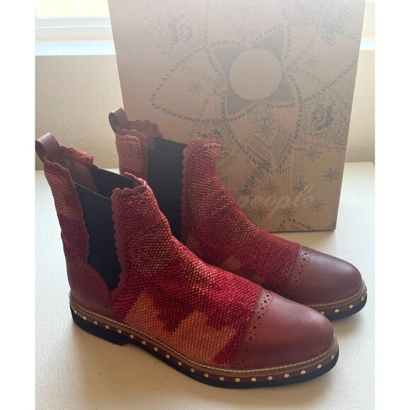 Free People NEW 10 Textile Atlas Chelsea Boot in Burgundy Red Kilim - Picture 5 of 7